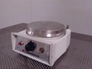 AGITATORE MAGNETICO CON PIASTRA RISCALDANTE – VITTADINI – MOD. FLAT