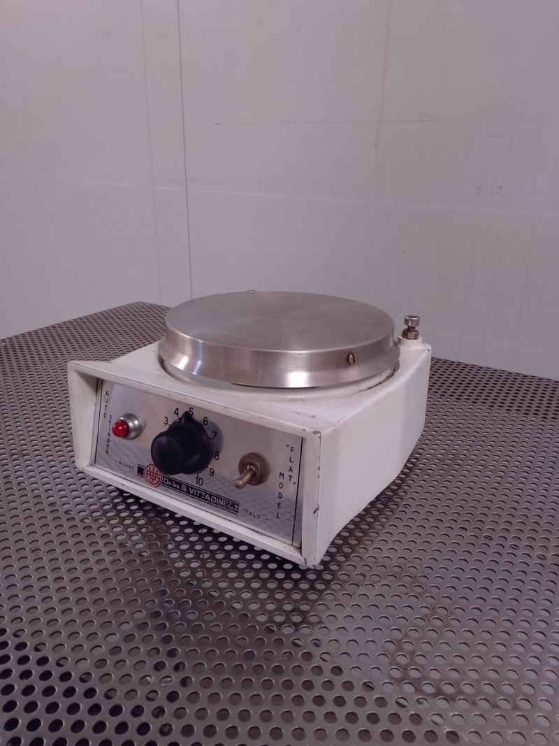 AGITATORE MAGNETICO CON PIASTRA RISCALDANTE – VITTADINI – MOD. FLAT