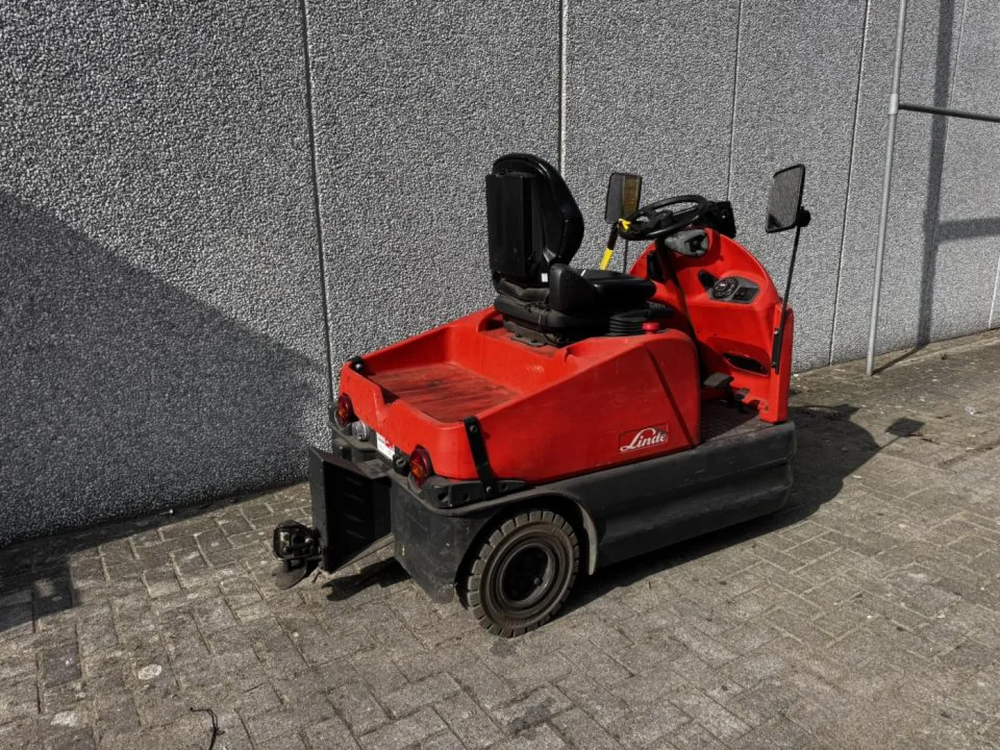 2004 Linde Tow Tractor - 3