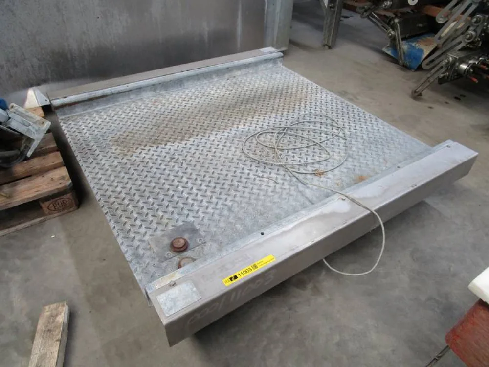 Floor weighing scale