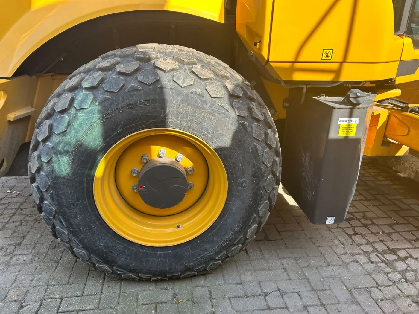 Volvo SD115B Single Drum Compactor - 6