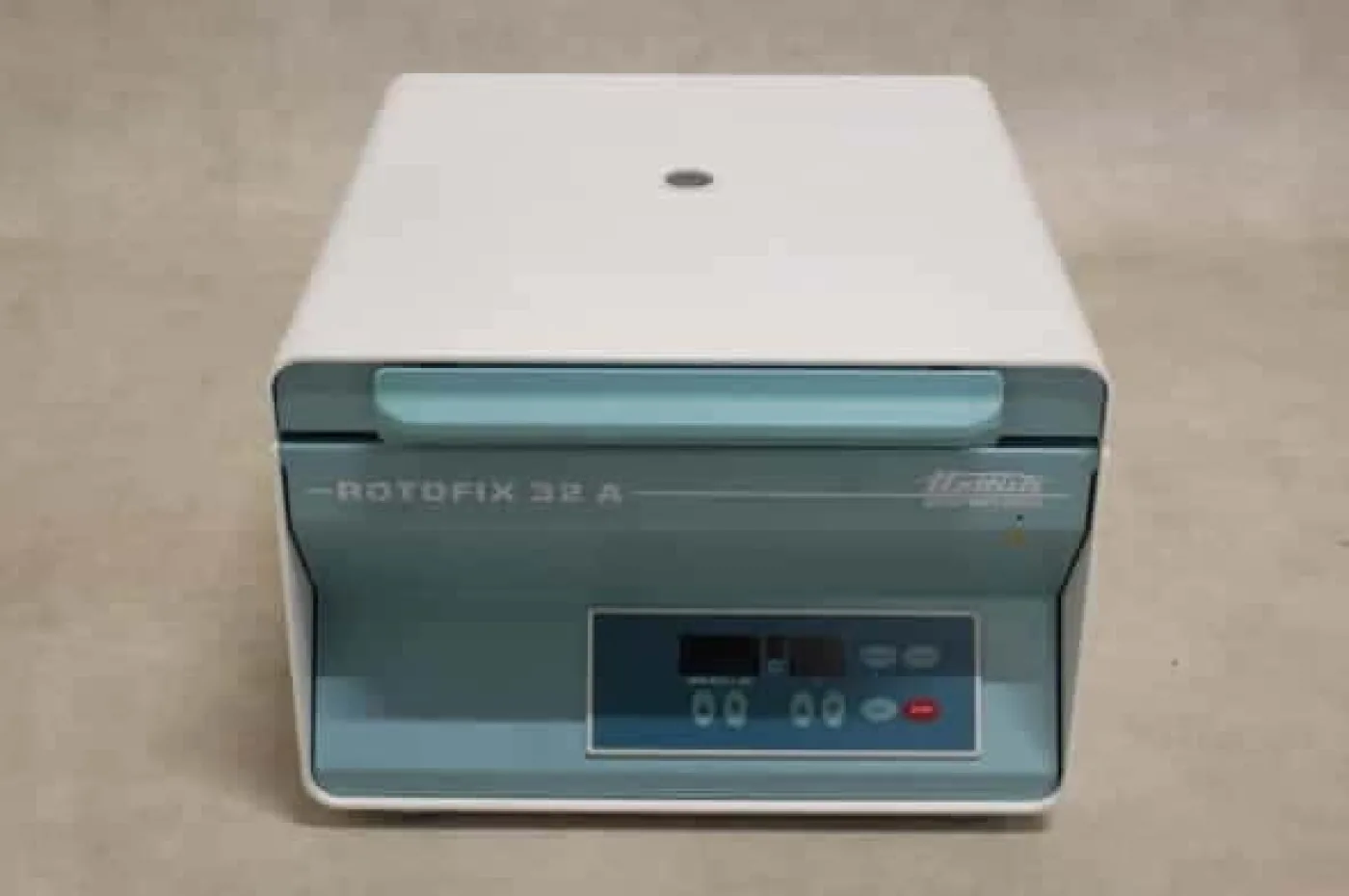 Hettich Rotofix 32A Centrifuge - 1