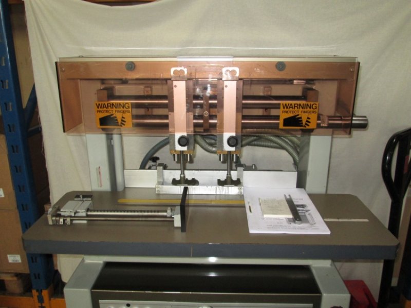 Papierbohrmaschine IRAM 16