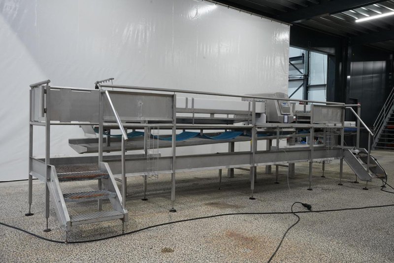 2009 Loma/Boldt transportband met metaaldetector op bordes