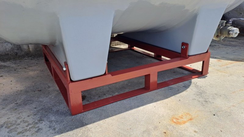 FIBERGLASS TANK CMP FOR CARRIAGE, CAPACITY 1500 LITERS ABOUT, SECOND-HAND EQUIPMENT