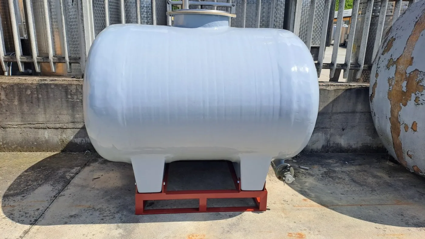 FIBERGLASS TANK CMP FOR CARRIAGE, CAPACITY 1500 LITERS ABOUT, SECOND-HAND EQUIPMENT - 6