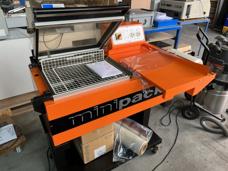 Mise sous plastique Minipack FM 75
