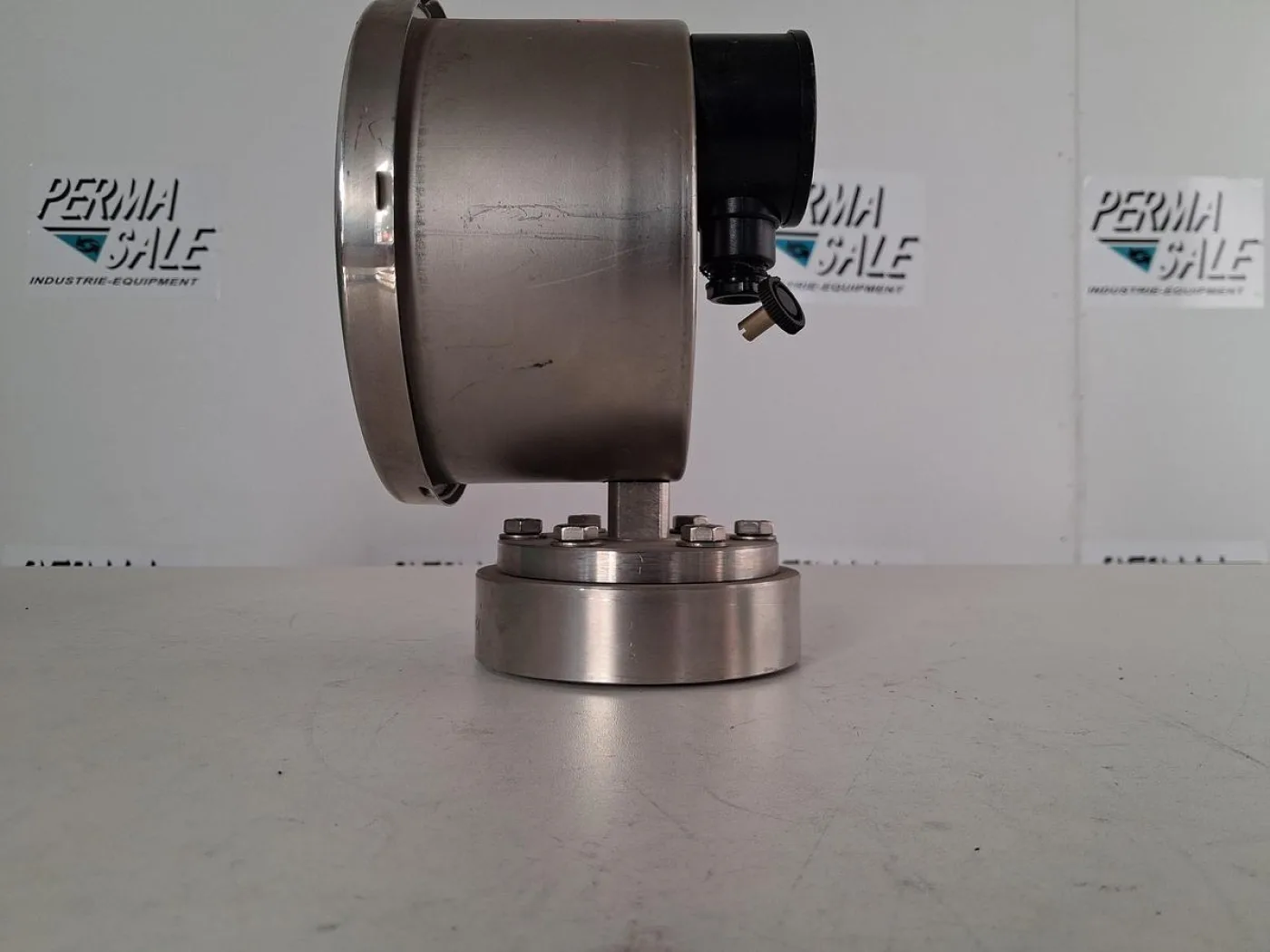 WIKA NG160 Pressure Gauge 0–1.6 bar with Inductive Contact - 5