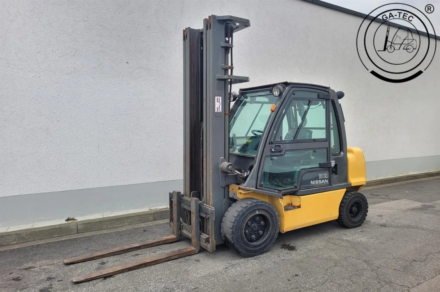 Nissan YG1D2A320 - 1
