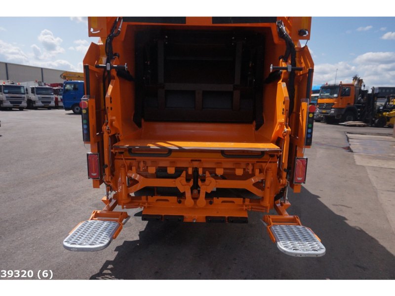 FUSO Canter 9C18 Geesink 7m³