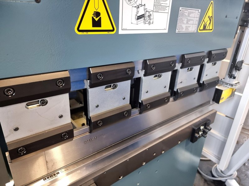 Hydraulische CNC Abkantpresse PBF 1030
