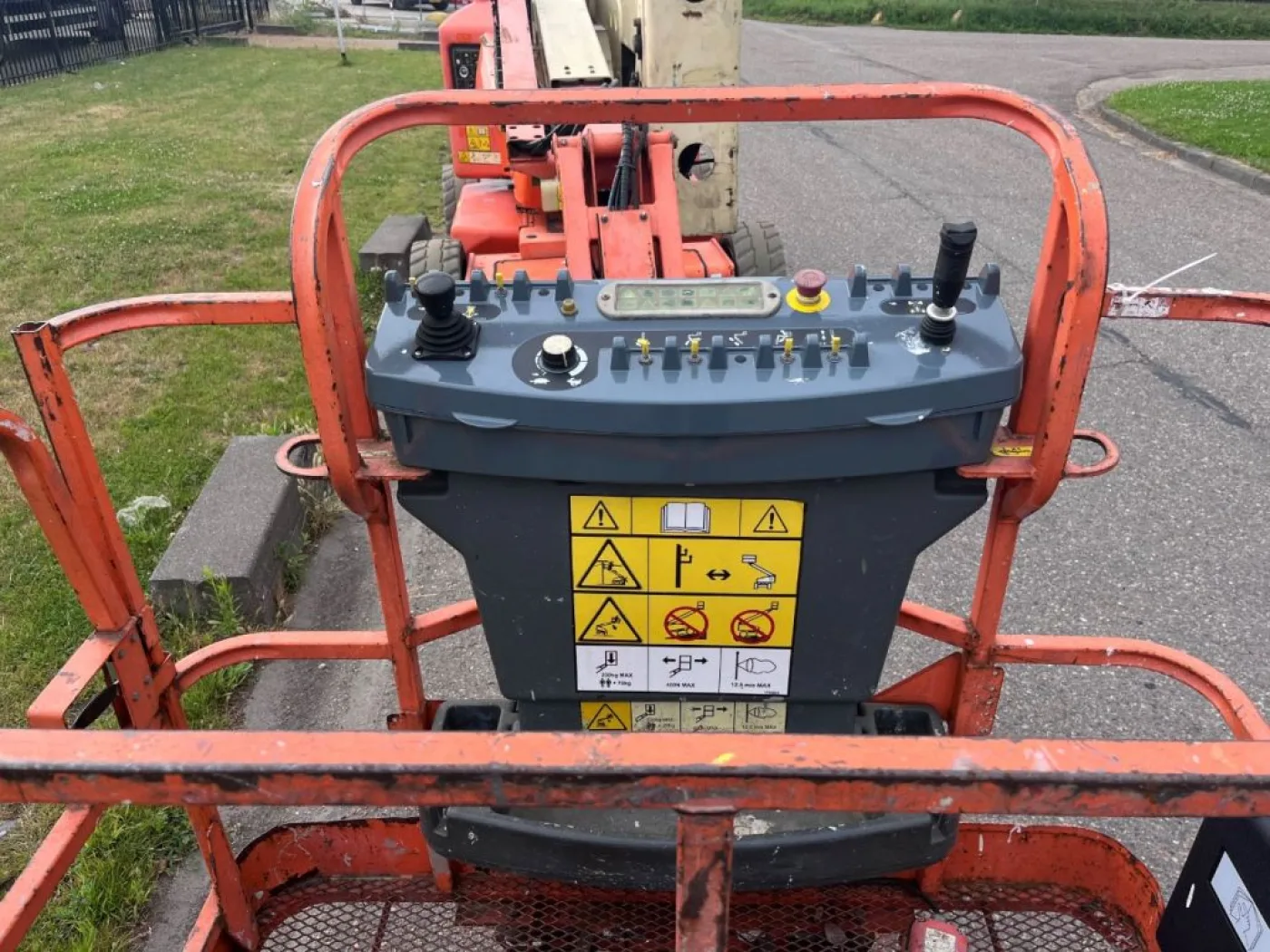 JLG E450AJ - 7