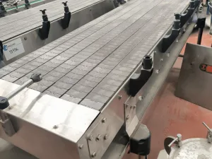SLAT CHAIN CONVEYOR
