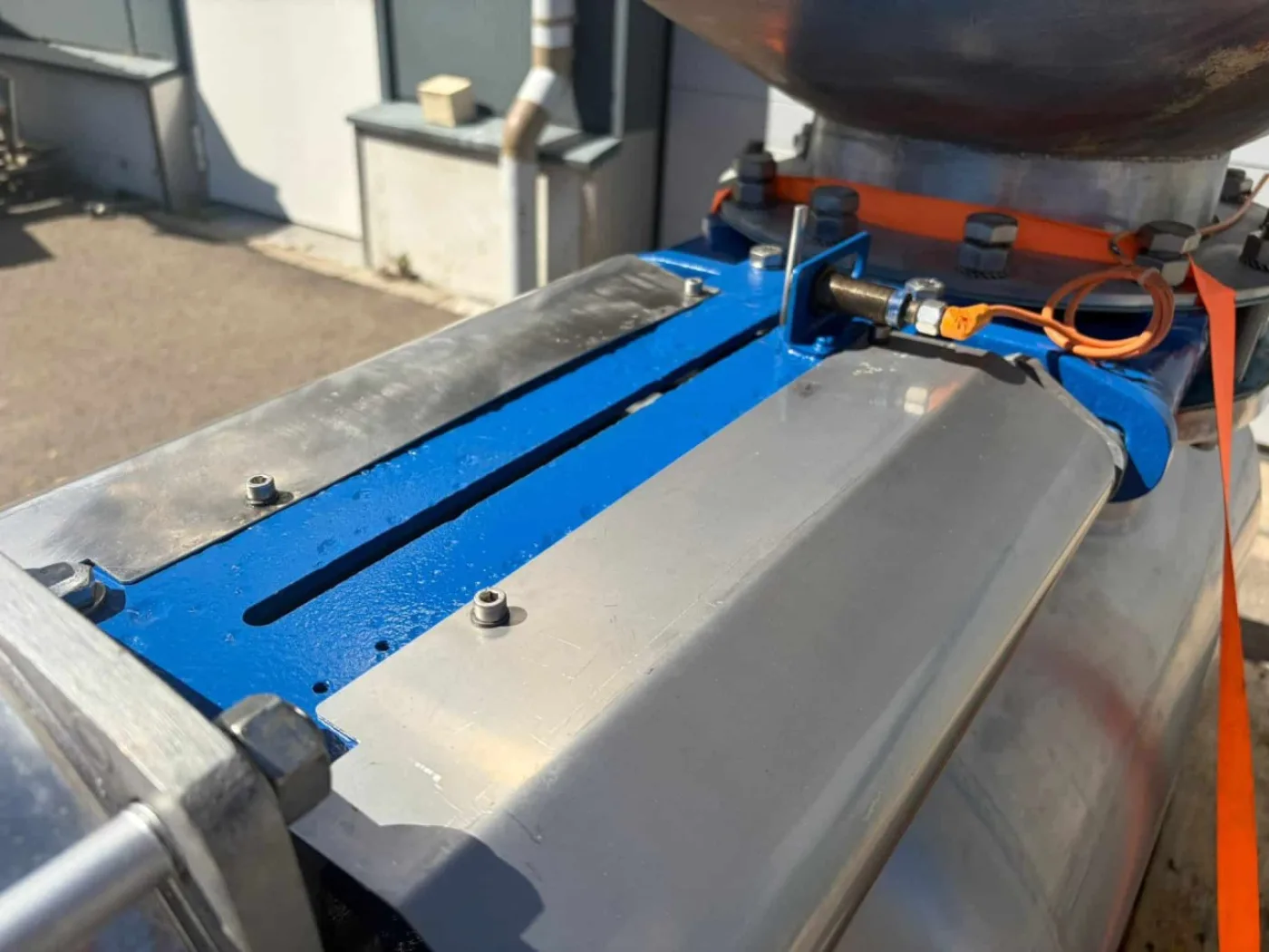Blow off tanks, pneumatic - 2