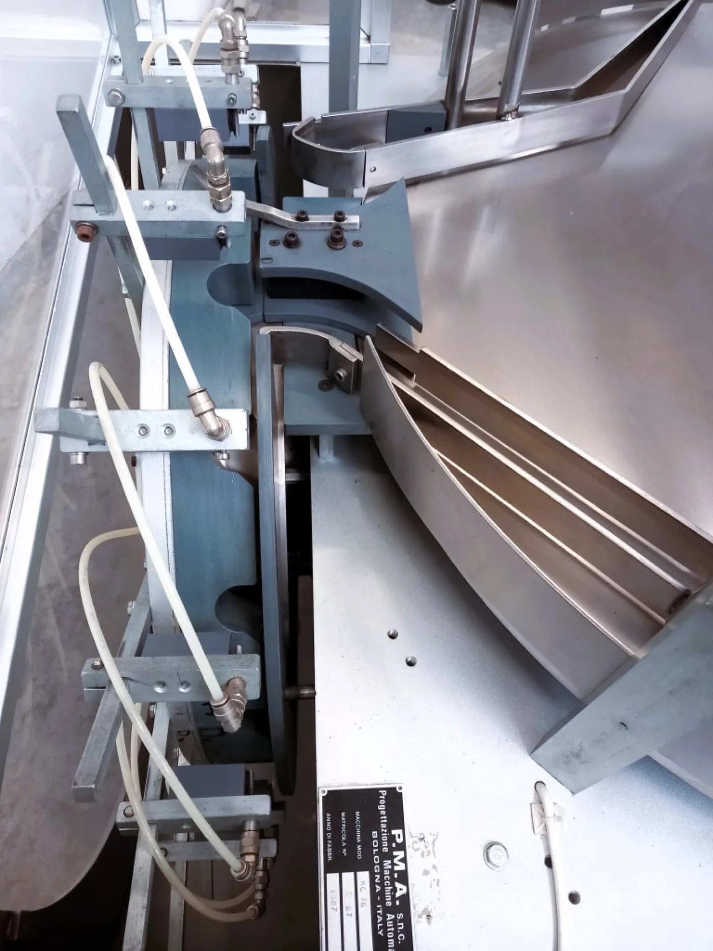 SOFFIATRICE FLACONI – PMA – MOD. KC16 - 3