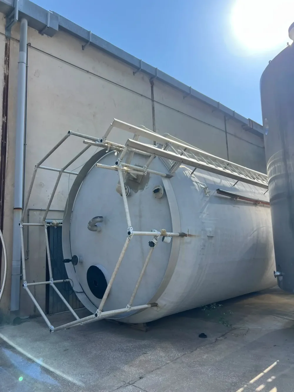 USED FIBREGLASS TANK