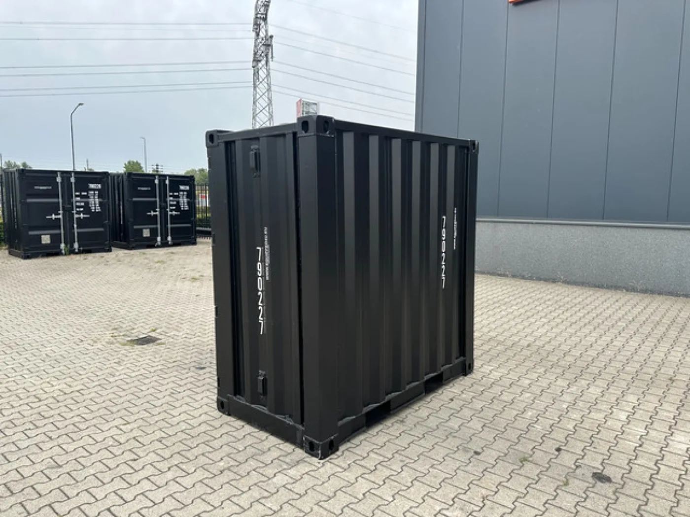 NEW 4FT DV container / RAL 9005 (black) / 3x available - 4