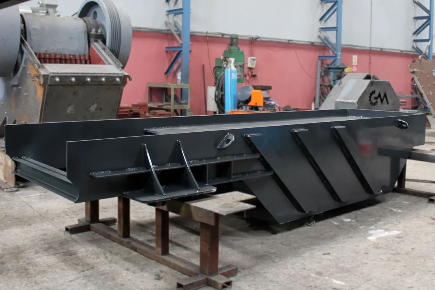 Vibrating Rock Feeder (Grizzly Feeder) - 11