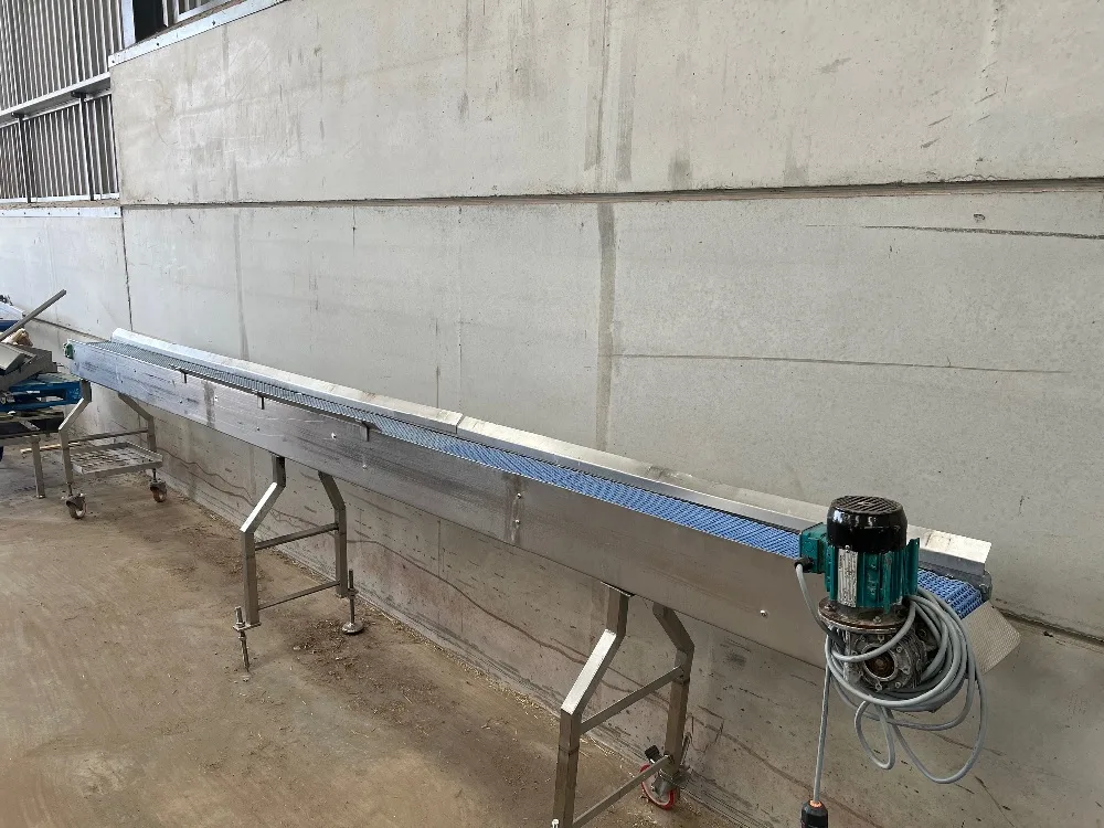 Conveyor 5.3m Long x 220mm