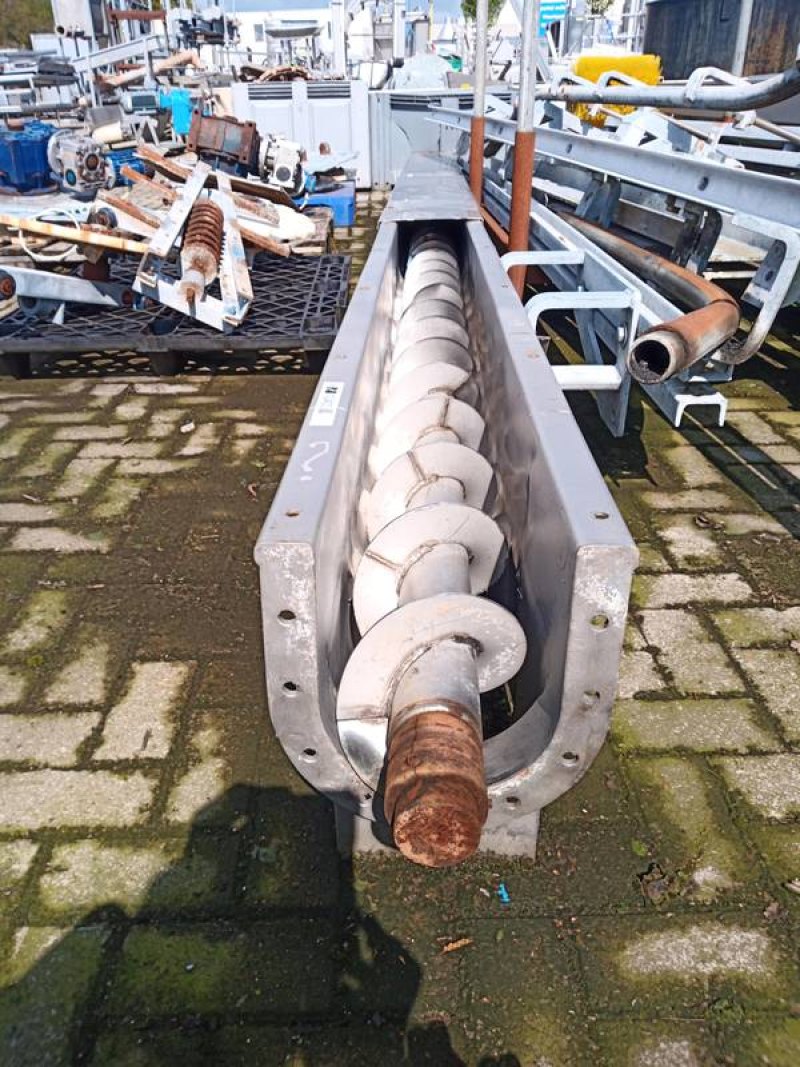 Screw conveyor