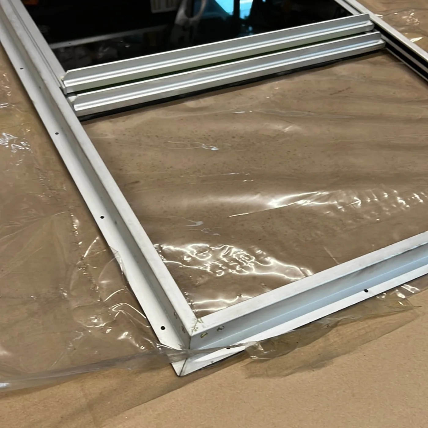 Schuifruit Land Rover 101 (blackout panel) - 4