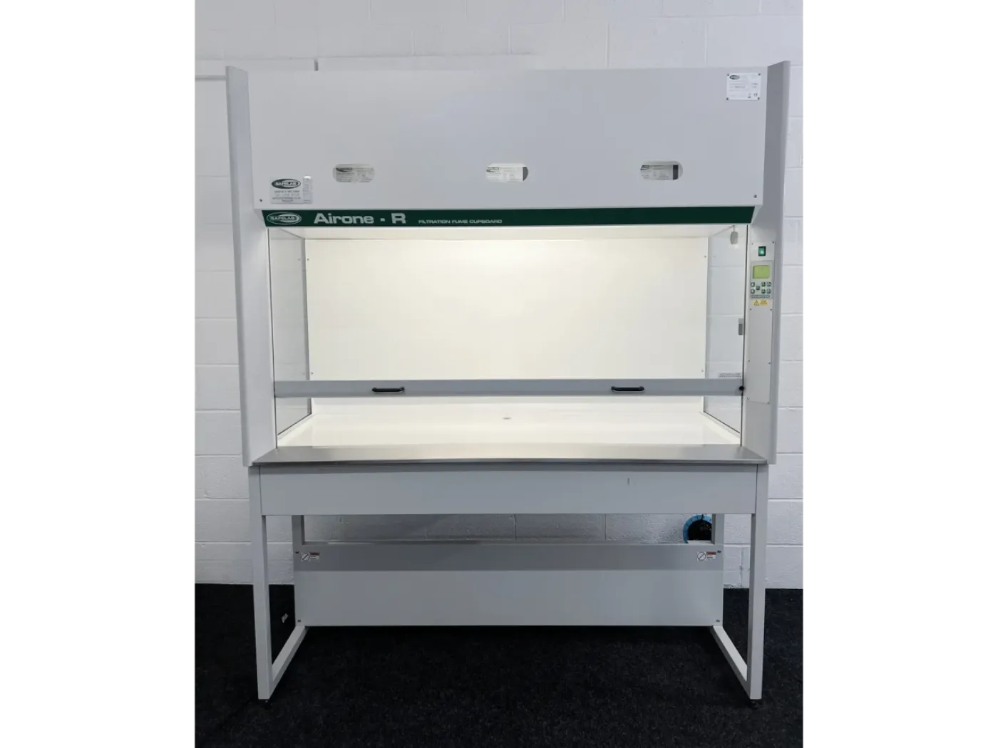 SafeLab Airone-R 1800 Filtration Cabinet - 1