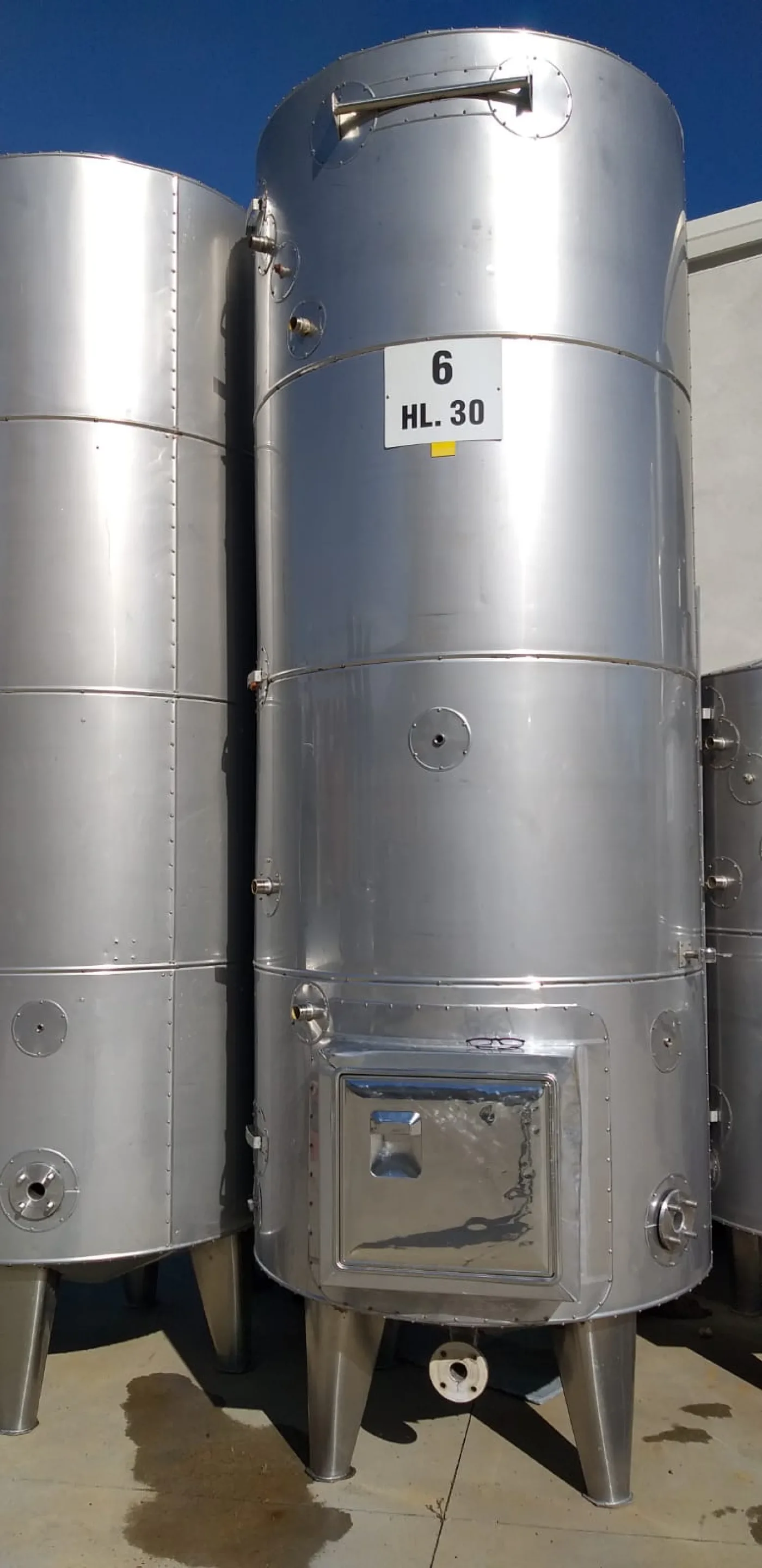 STAINLESS STEEL TANK CAPACITY LITERS 3000 (HL 30) ABOUT STORAGE MODEL WITH TOTAL INSULATION, SECOND-HAND EQUIPMENT - 3