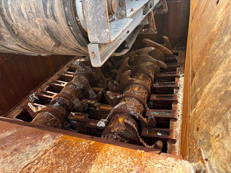 2021 McCloskey VTS95 Twin-shaft Shredder