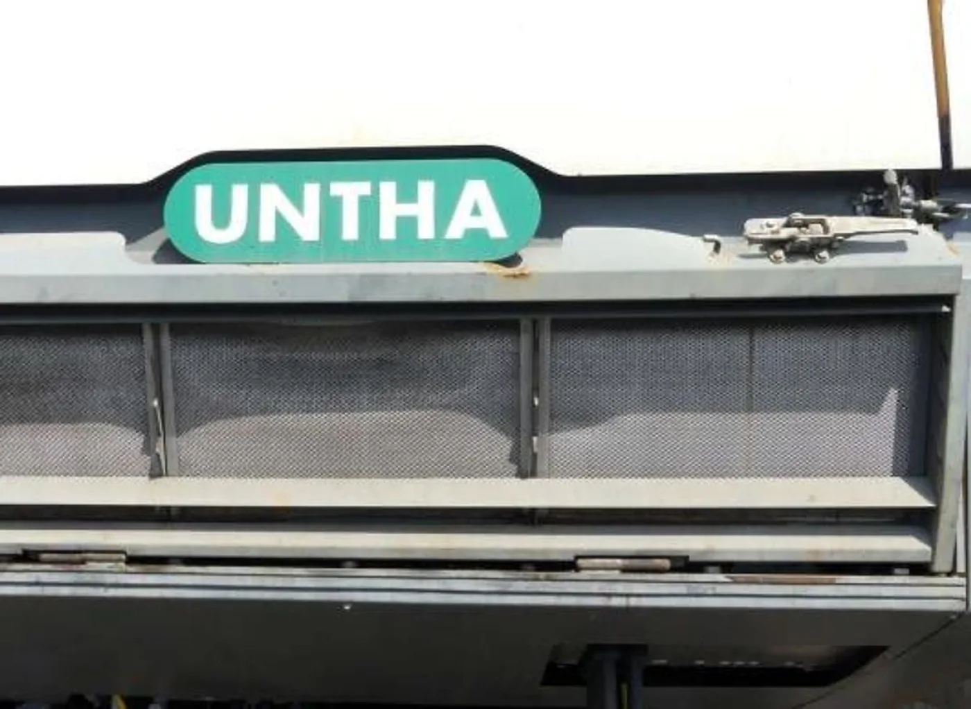2022 Untha XR3000C Tracked Single-shaft Shredder - 8