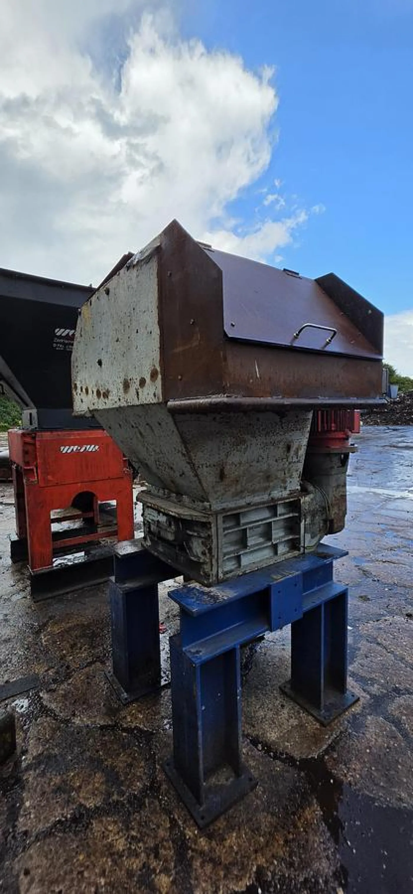 Satrind F 615 Robust Twin-Shaft Shredder - 6