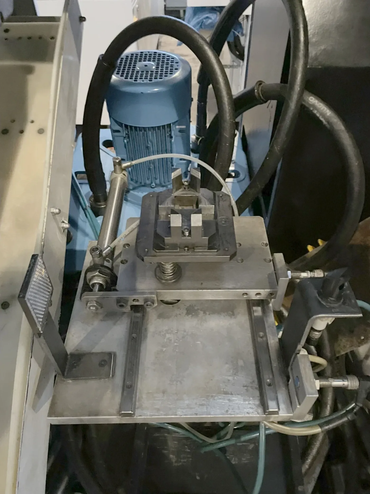 022068 - MAZAK IVS 200 M - 6
