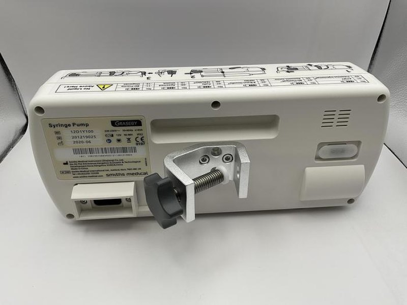 Graseby 2100 Syringe Pump