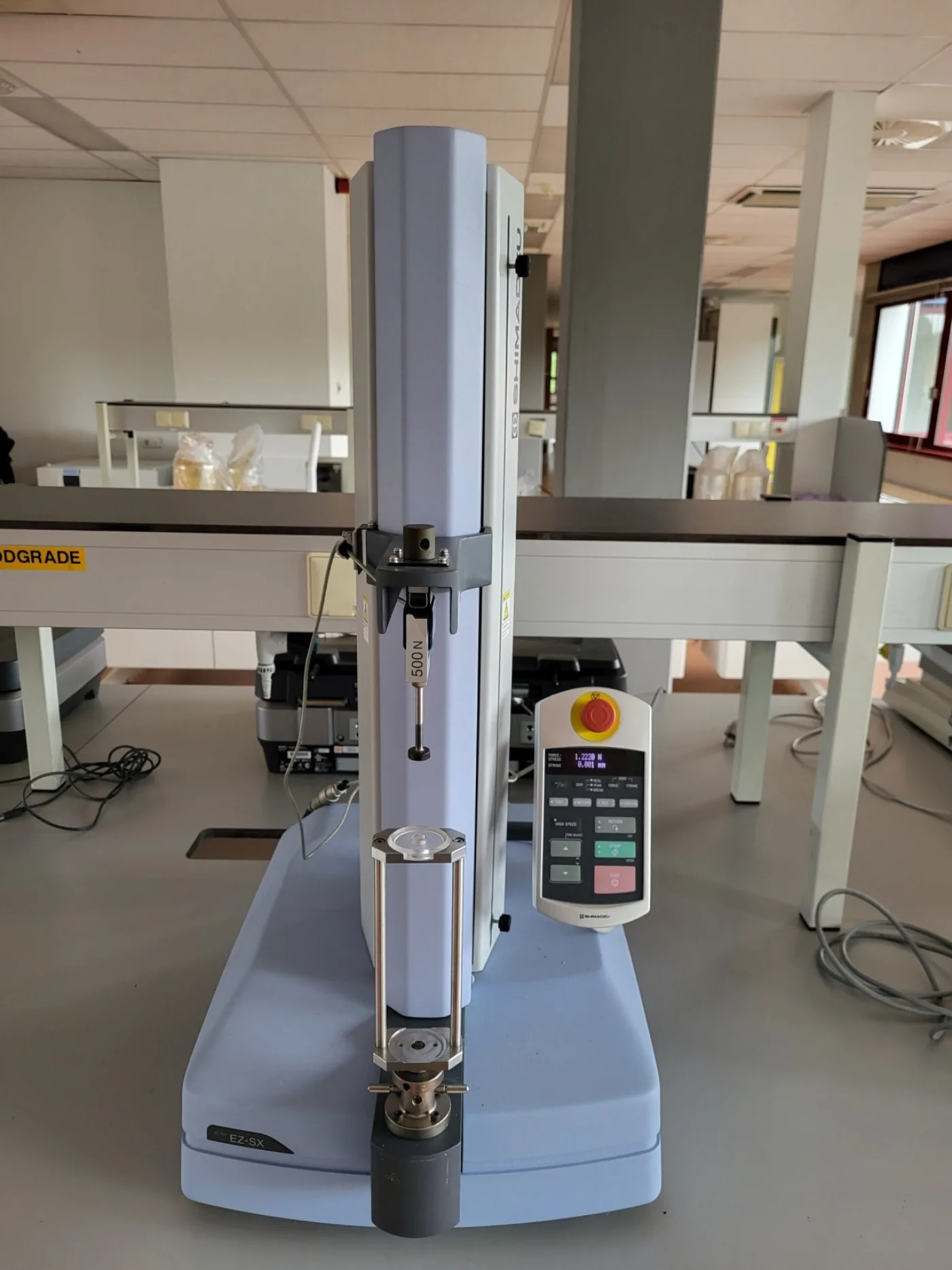 Used Shimadzu EZ-SX 500 N tensile tester - 1