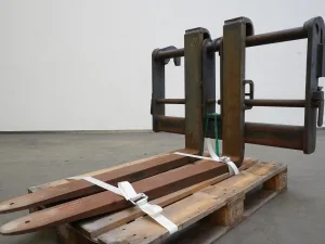 Sonstiges Merlo Gabelträger mit Gabelzinken ()