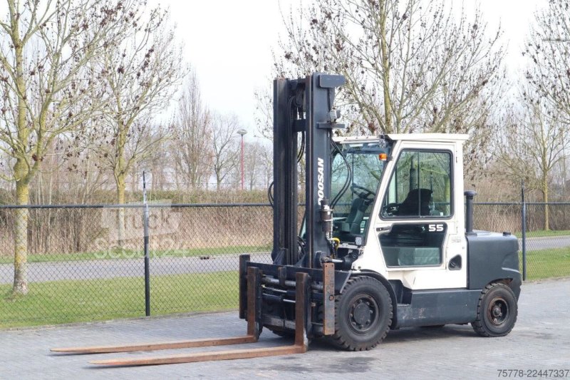 Doosan D55C-5 | 5500 KG | SIDESHIFT | POSITIONERS