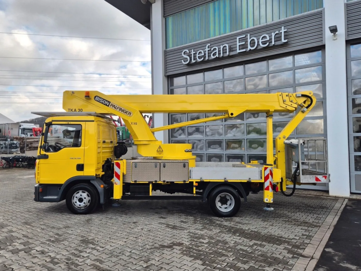Man TGL 8.150 4x2 Bison Palfinger TKA 30 - 7
