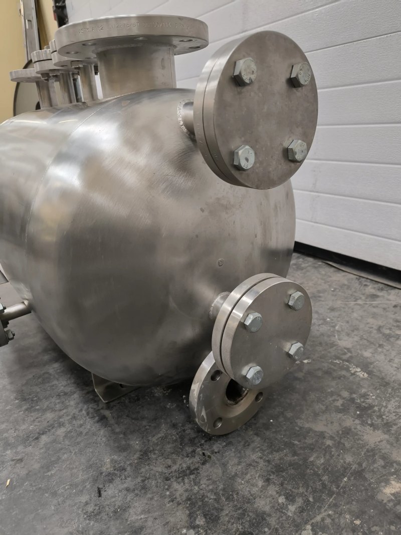 HORIZONTAL STAINLESS STEEL TANK 125 LITRES