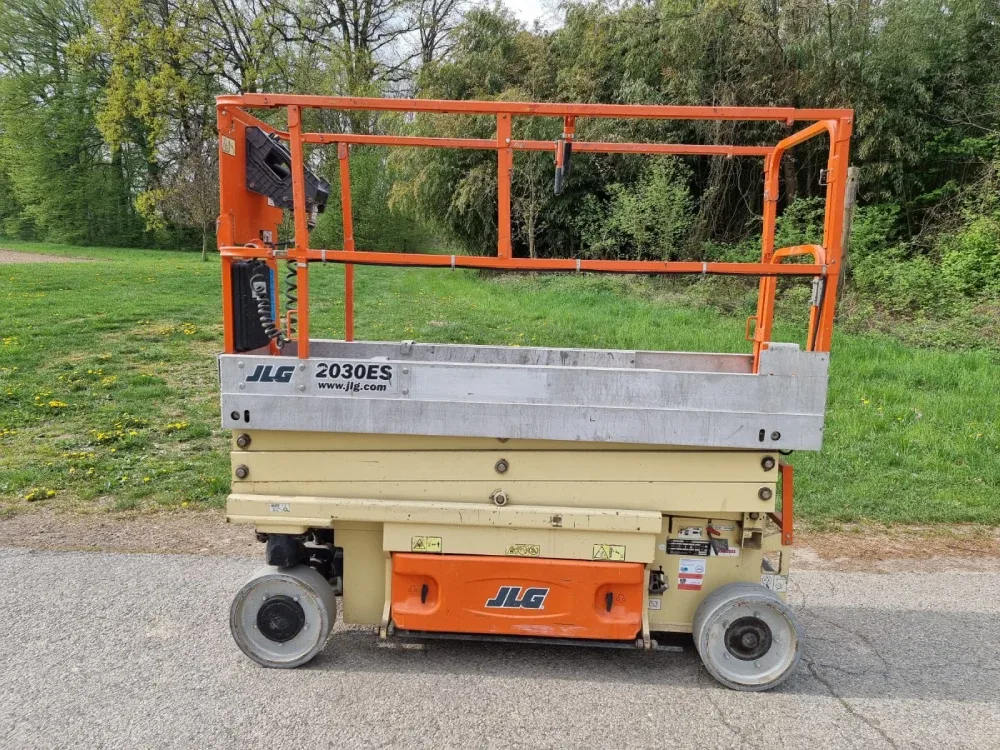 JLG - 2030 ES