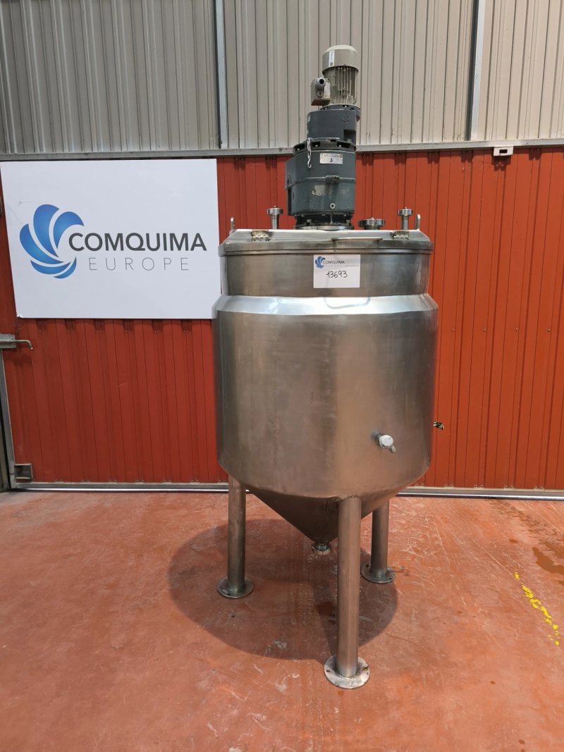 VERTICAL STAINLESS STEEL TANK 460 LITRES HEAT-INSULATED