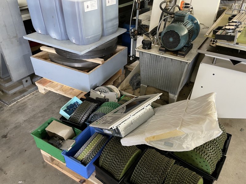 MACHINE A RODER PLAN “STAEHLI” TYPE DLM-705