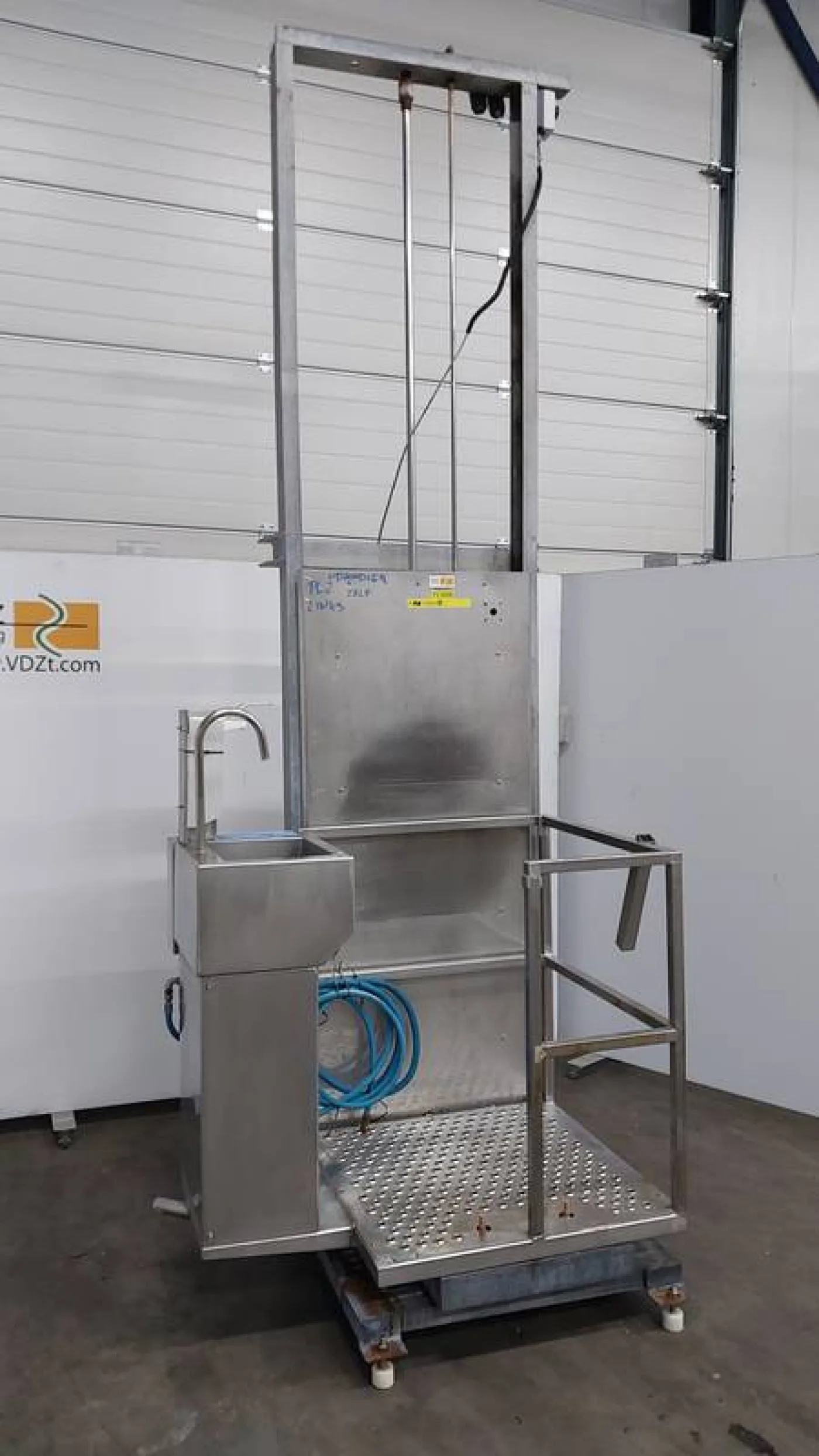 Dehiding platform - 2