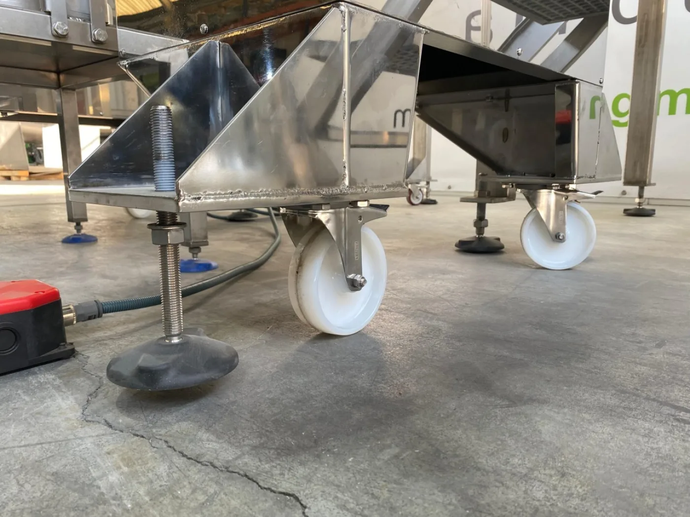 MEZCLADORA HORIZONTAL DE BANDAS 250L A/INOX NUEVA - 2