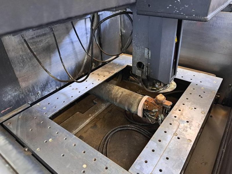CNC Erosão por fio MITSUBISHI BA24