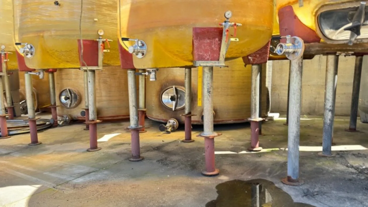 SERIES OF FIBERGLASS TANKS PNEUMATIC MODEL, ON LEGS, WITH AND WITHOUT DOOR, CAPACITY HL 30 AND HL 40 ABOUT, SECOND-HAND EQUIPMENTS - 5