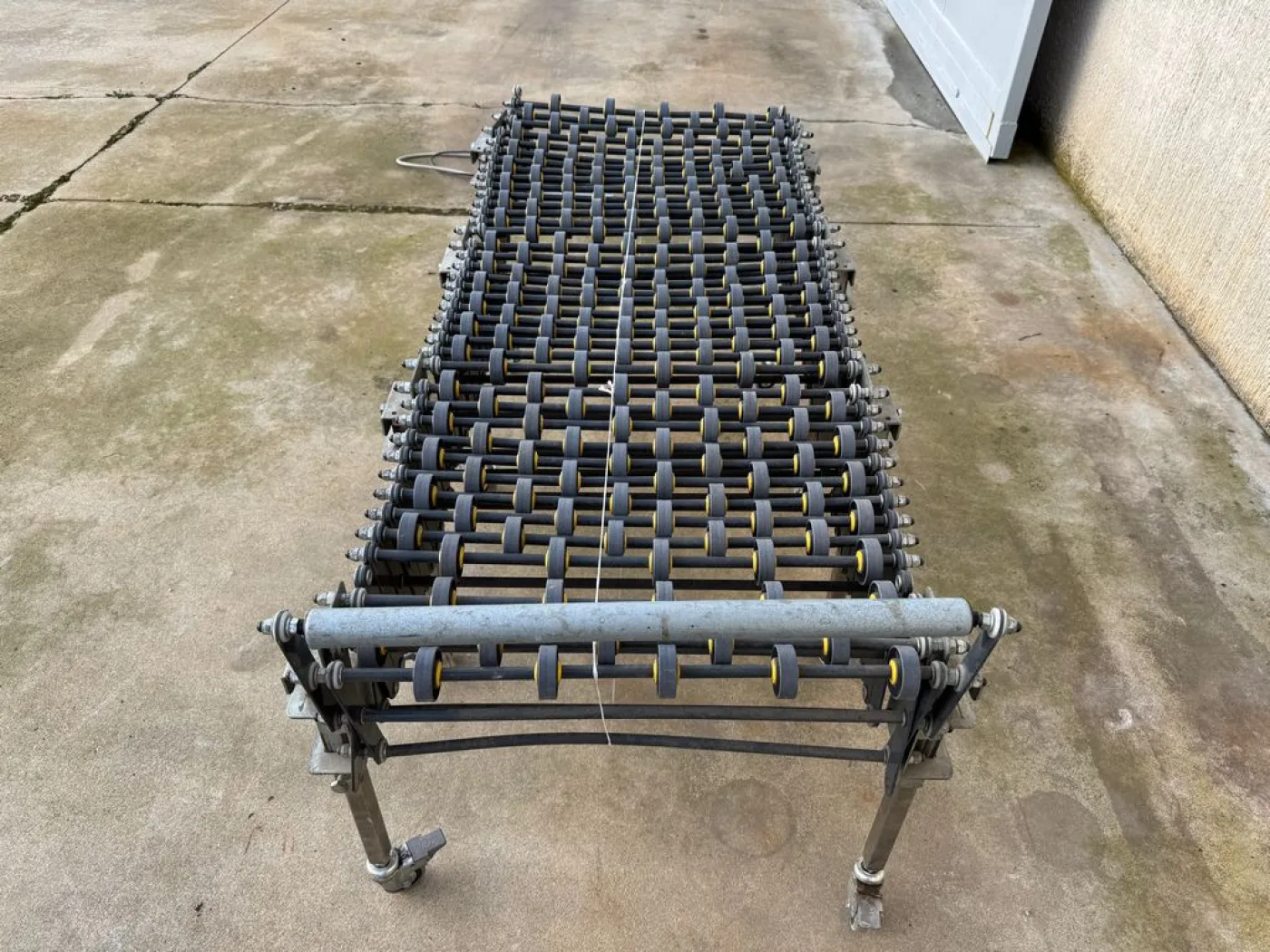 EXTENDABLE ROLLER CONVEYOR FOR BOXES WITH PLASTIC ROLLERS, USED EQUIPMENT - 3
