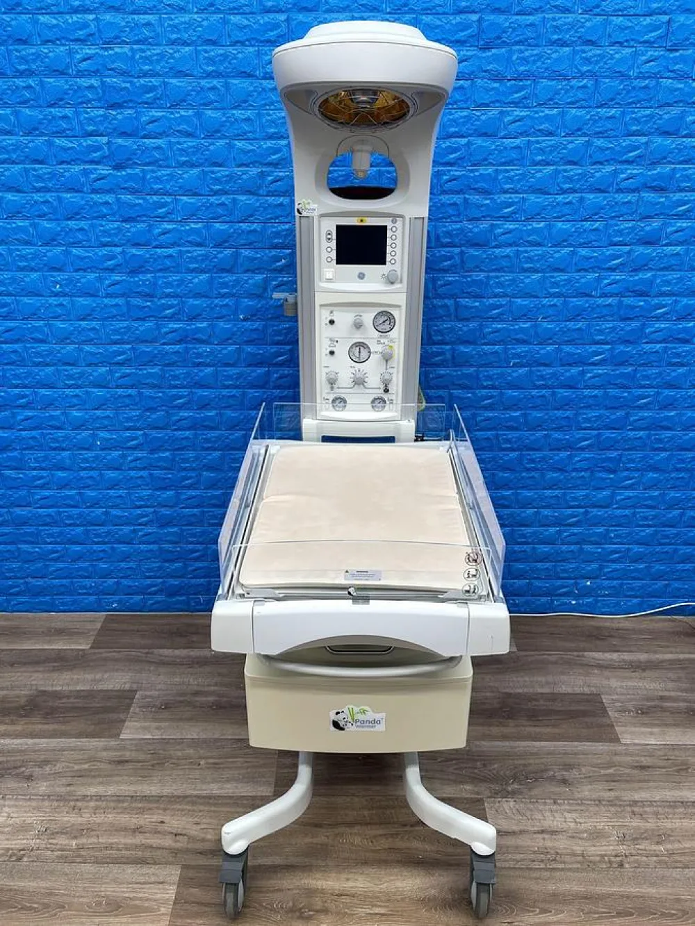 GE Panda Incubator YOM: 2010