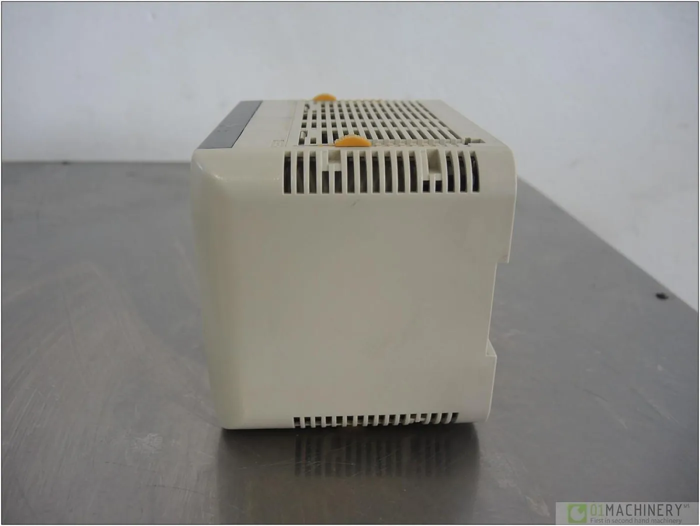 2010 OMRON CQQM1-CPU21-E AI1570 - 5