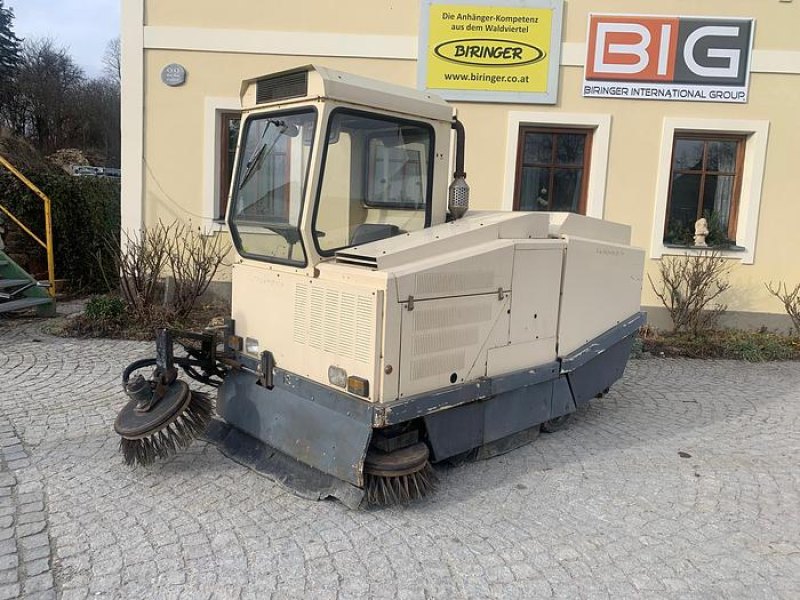Amros 1250 Kehrmaschine