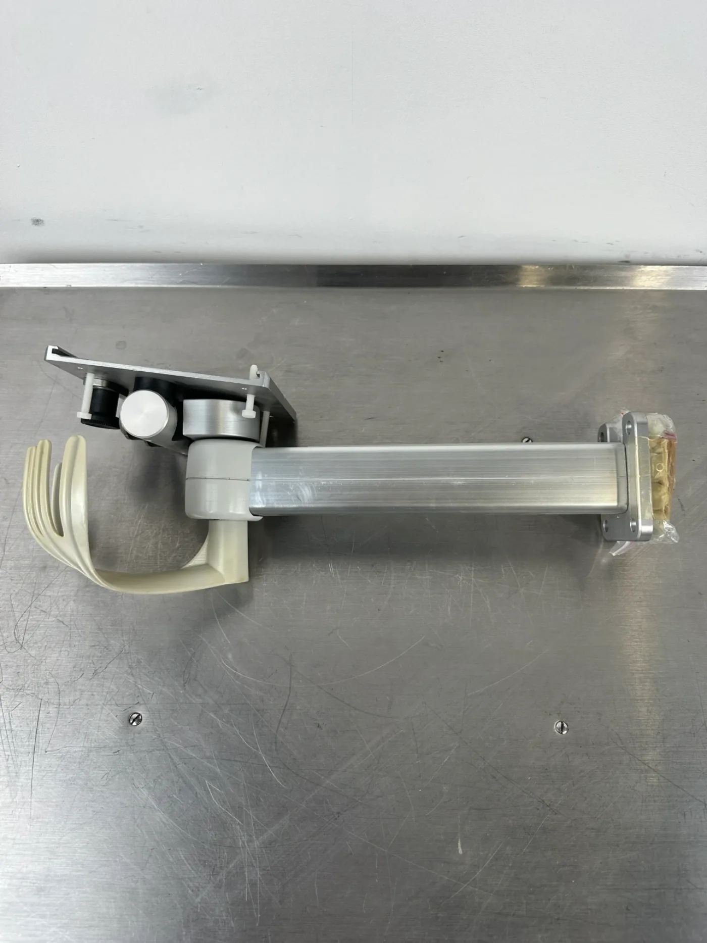 Medizinischer Monitorhalter f. Dräger mit Geräteaufnahme und Kabelhalter - 4
