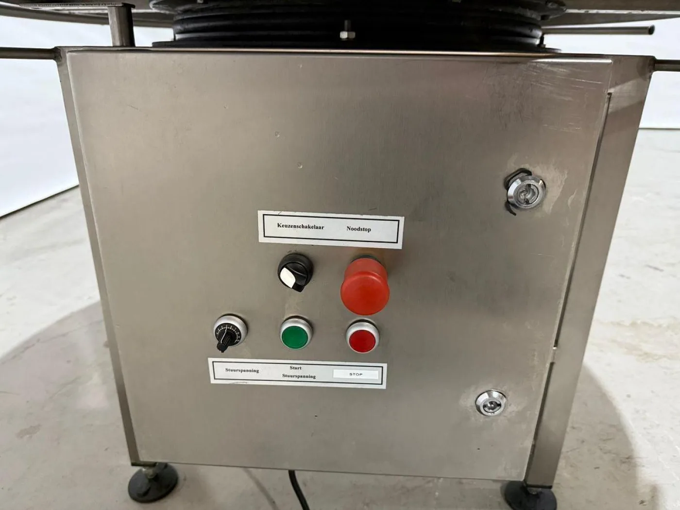 2002 FTD Carrouseltafel - 4